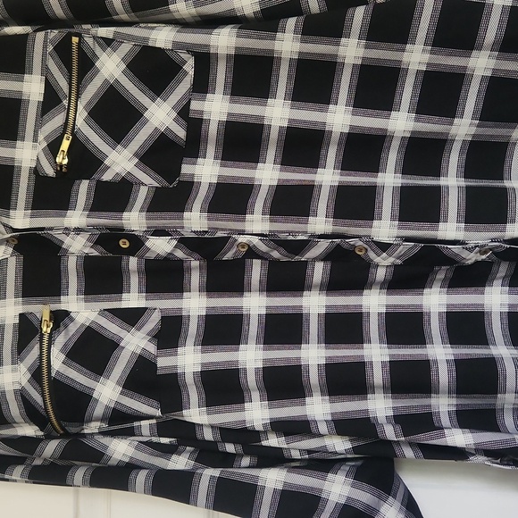 Plaid Stretchy Button Up Top - Picture 3 of 7